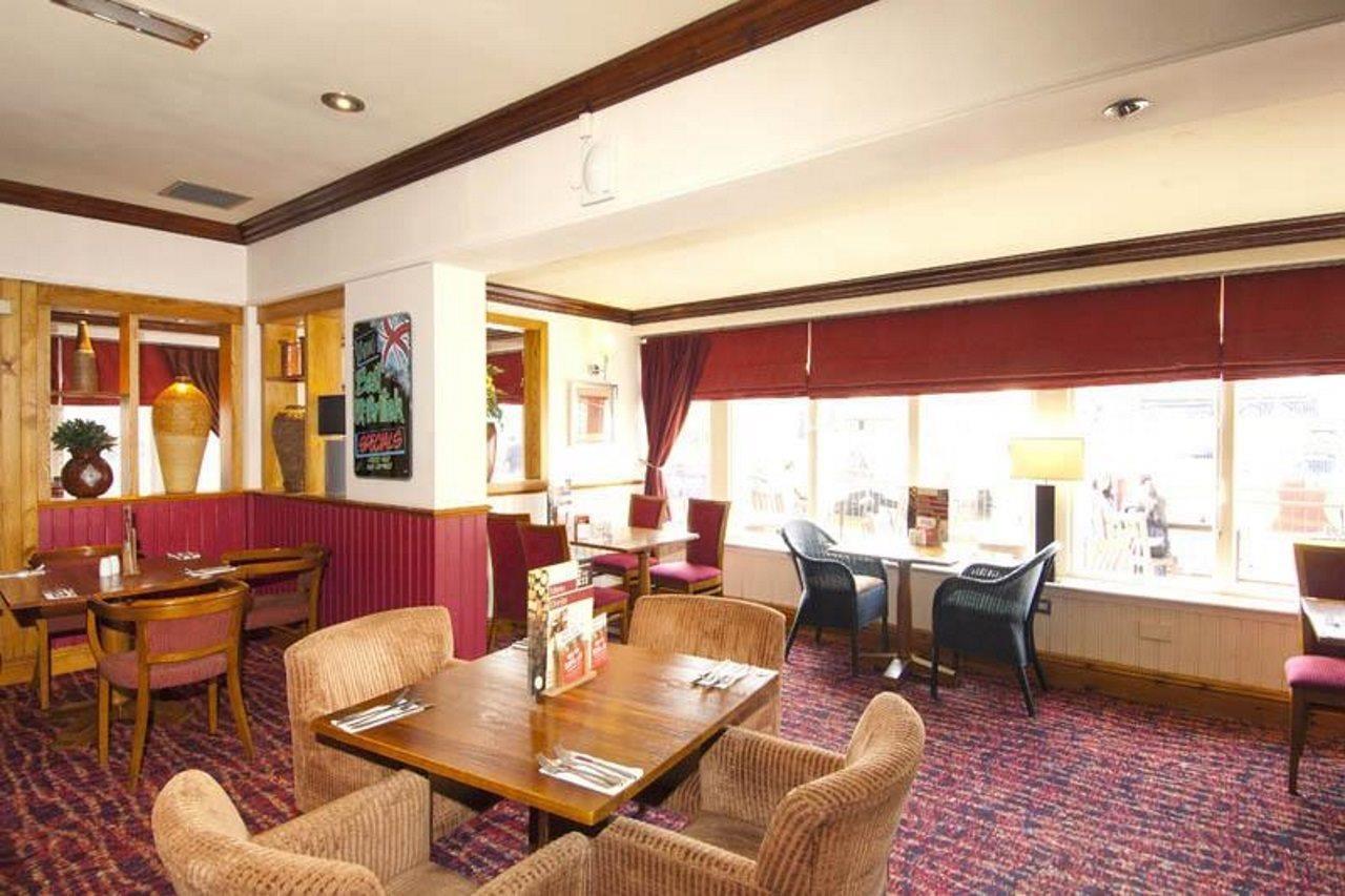 Premier Inn Huddersfield Central Esterno foto