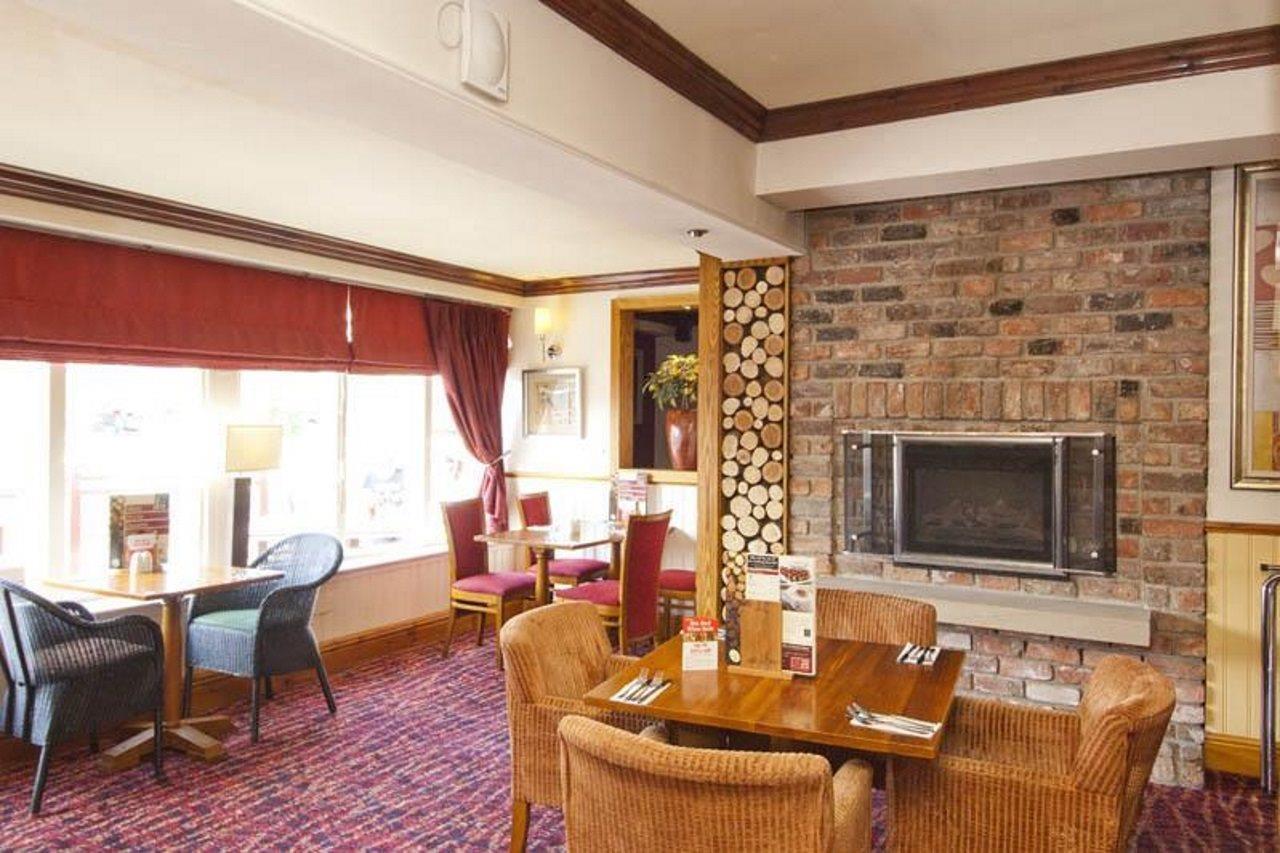 Premier Inn Huddersfield Central Esterno foto