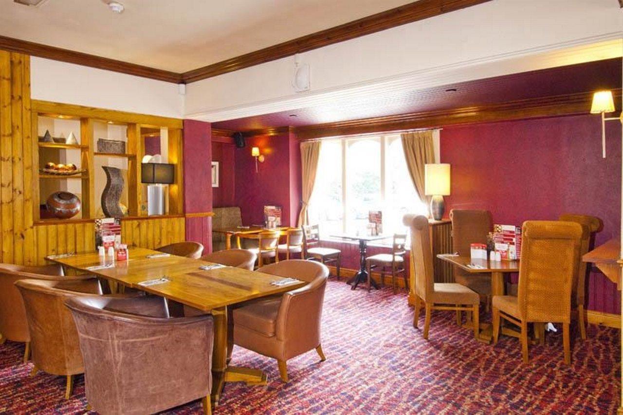 Premier Inn Huddersfield Central Esterno foto