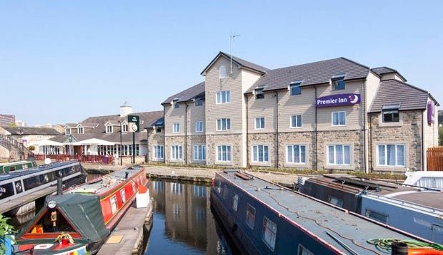 Premier Inn Huddersfield Central Esterno foto